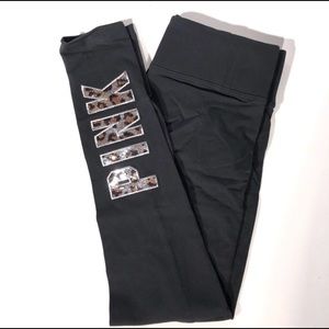 NWT vs pink bling yoga leggings sz small